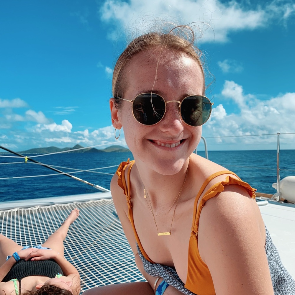 Meet your Posher, Whitney